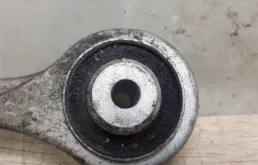 Рычаг передний правый верхний для Audi A6 2013 года на фотографиях