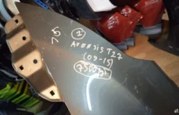 Крыло левое для Toyota Avensis 2012 года на фотографиях