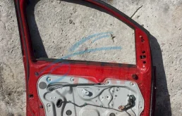 Двери для Volkswagen Caddy 2010 года на фотографиях