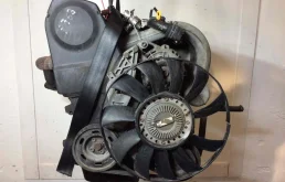 Двигатель без навесного для Audi A4 1996 года на фотографиях