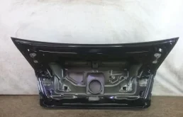 Крышка багажника для Volkswagen Passat 2016 года на фотографиях