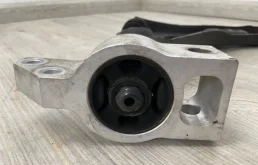 Рычаг передний левый нижний для Volkswagen Tiguan 2014 года на фотографиях