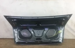 Крышка багажника для Renault Logan 2005 года на фотографиях