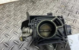 Дроссельная заслонка для Ford Focus 2000 года на фотографиях