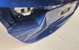 Крышка багажника для Kia Cerato 2017 года на фотографиях