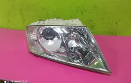 Фары для Skoda Octavia 2004 года на фотографиях