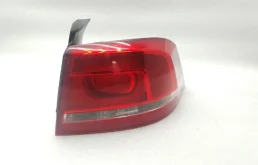 Фонарь внешний правый для Volkswagen Passat 2012 года на фотографиях