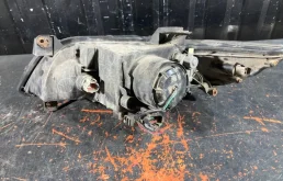 Фара правая для Infiniti FX 2004 года на фотографиях