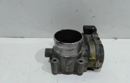 Дроссельная заслонка для Ford Focus 2014 года на фотографиях