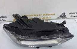 Фара ксенон левая для Volkswagen Passat 2015 года на фотографиях