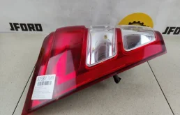 Фара левая для Suzuki Grand Vitara 2010 года на фотографиях