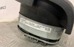 Подушка безопасности водителя для Volkswagen Passat 2008 года на фотографиях