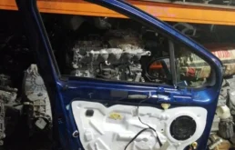 Накладка на дверь передняя левая для Peugeot 308 на фотографиях