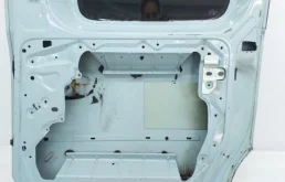 Дверь задняя (сдвижная) правая для Volkswagen Caddy 2013 года на фотографиях