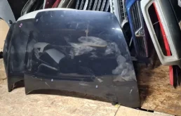 Капот для Volvo S40 2007 года на фотографиях