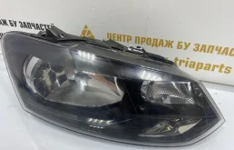 Фара правая для Volkswagen Polo 2013 года на фотографиях