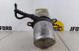 Электроусилитель руля для Ford Focus 2008 года на фотографиях