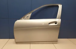 Двери для Mercedes-Benz C class 2009 года на фотографиях