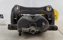 Суппорт передний правый для Lexus RX 2011 года на фотографиях