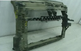 Панель радиатора (телевизор) для Volkswagen Polo 2018 года на фотографиях