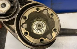 Редуктор переднего моста для Volkswagen Touareg 2002 года на фотографиях