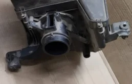 Корпус воздушного фильтра для Ford Focus 2006 года на фотографиях