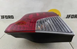 Фонарь правый для Volvo S40 2004 года на фотографиях