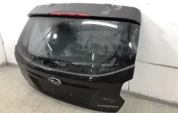 Крышка багажника для Subaru XV 2015 года на фотографиях