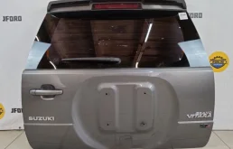Крышка багажника для Suzuki Grand Vitara 2015 года на фотографиях