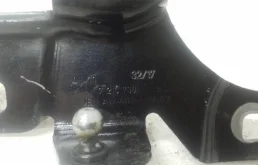 Петля капота правая для BMW X3 2015 года на фотографиях