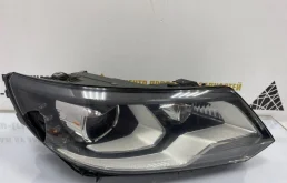 Фара правая для Volkswagen Tiguan 2007 года на фотографиях