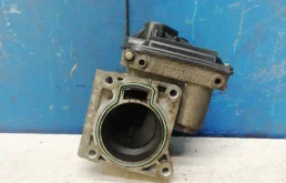 Дроссельная заслонка для Ford Focus 2007 года на фотографиях