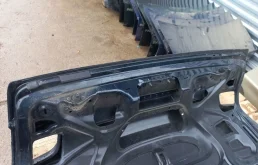 Крышка багажника для Audi A4 2002 года на фотографиях