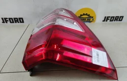 Фара левая для Suzuki Grand Vitara 2010 года на фотографиях