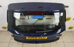 Крышка багажника для Ford Kuga 2019 года на фотографиях