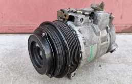 Компрессор кондиционера для Mercedes-Benz C class 1996 года на фотографиях