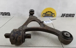 Рычаг передний правый нижний для Volvo XC90 2005 года на фотографиях