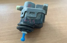 Моторчик корректора фары для Nissan Almera на фотографиях