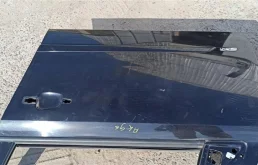 Двери для Opel Astra 2004 года на фотографиях