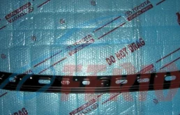 Усилитель переднего бампера для Toyota Land Cruiser 2008 года на фотографиях