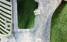 Подкрылок передний правый для BMW 5er 2023 года на фотографиях