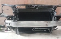 Панель радиатора (телевизор) для Audi A4 2006 года на фотографиях