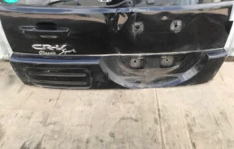 Крышка багажника для Honda CR-V 2003 года на фотографиях