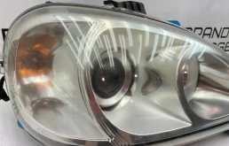 Фары для Mercedes-Benz M class 2003 года на фотографиях