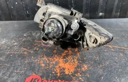 Фара правая для Infiniti FX 2004 года на фотографиях