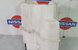 Бачок омывателя для Nissan X-Trail 2022 года на фотографиях