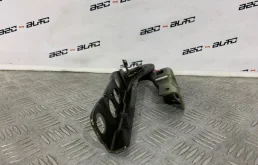 Петля капота правая для Citroen DS4 на фотографиях