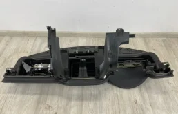 Торпедо (в сборе) для Volkswagen Tiguan 2013 года на фотографиях