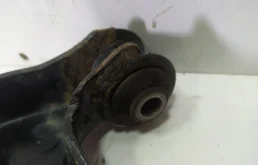 Подрамник двигателя для Volkswagen Polo 2010 года на фотографиях