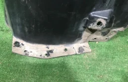 Подкрылок передний правый для Mercedes-Benz M class 2012 года на фотографиях